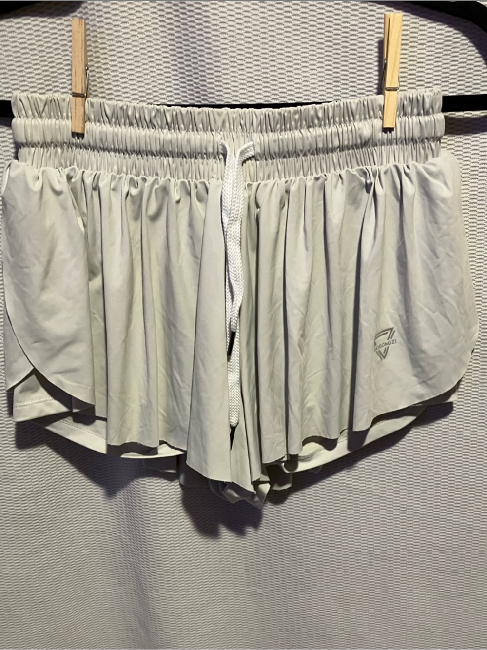 Luogongzi white shorts